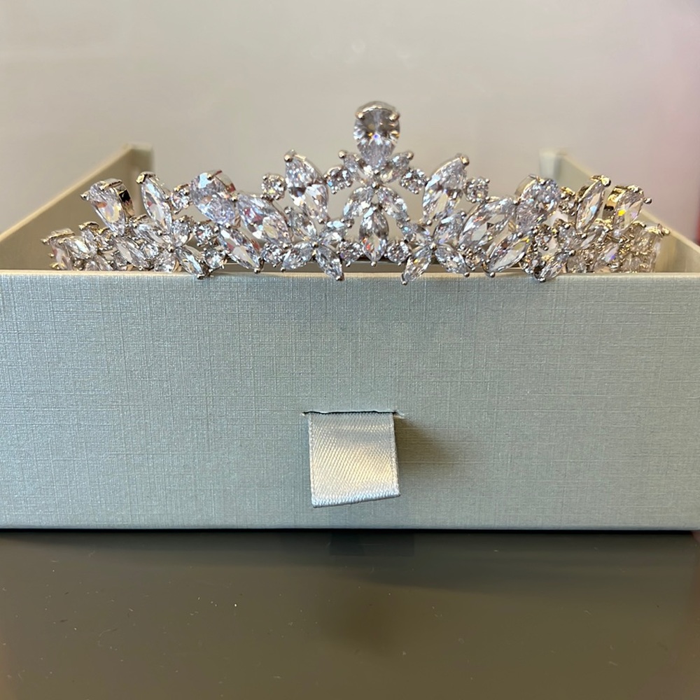 Tiara - Picture 2 of 5